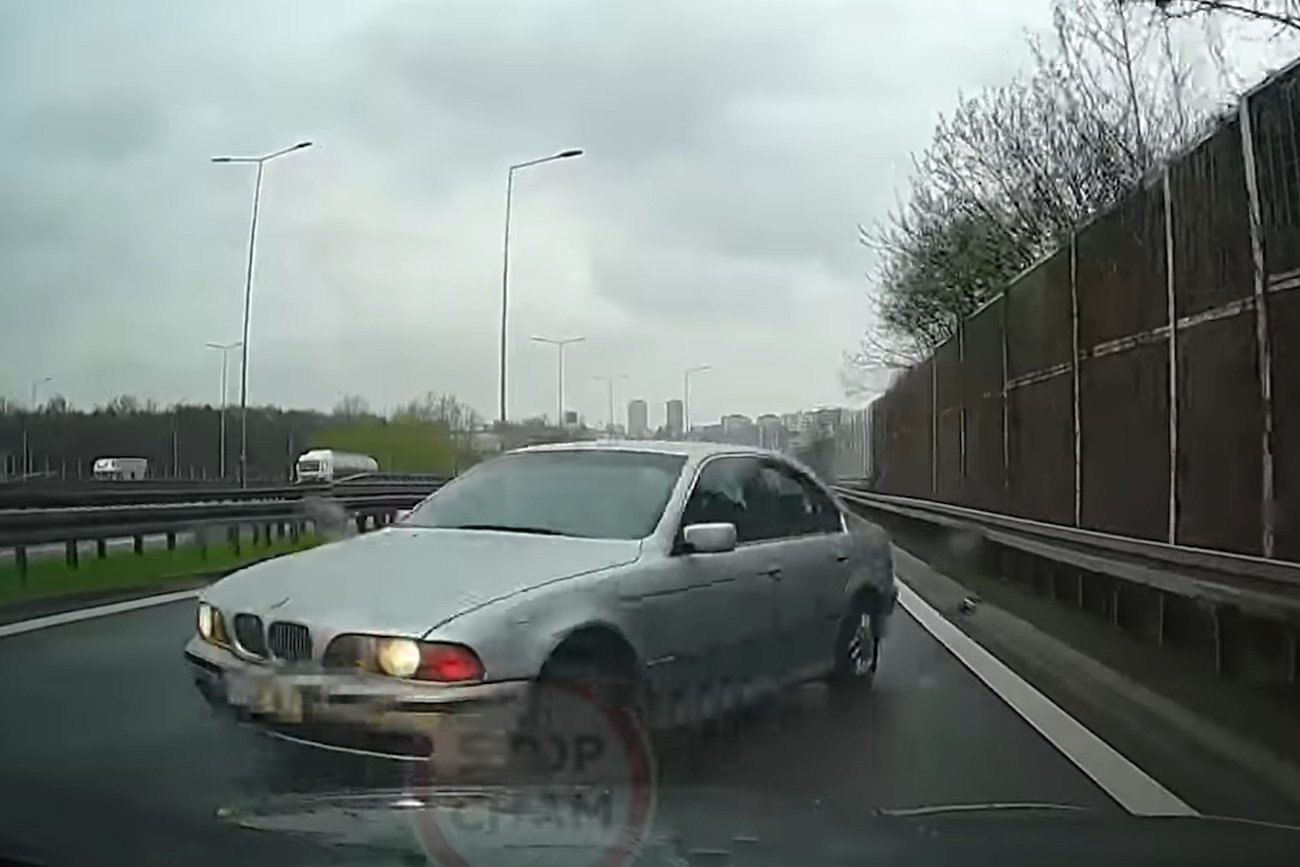 Groźny poślizg kierowcy bmw w Katowicach.