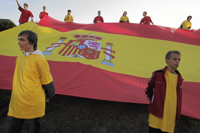 Perspektywy dla hiszpańskiej gospodarki pogarszają się, radość po zwycięstwie w turnieju EURO 2012 będzie krótka