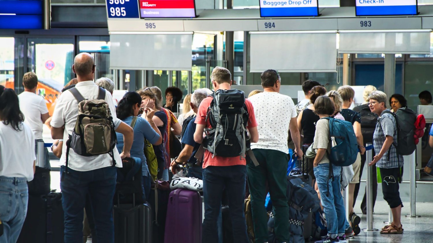 Duża linia lotnicza znowu strajkuje. Podróżni z Polski odczują to na własnej skórze Lufthansa zapowiada strajk w piątek