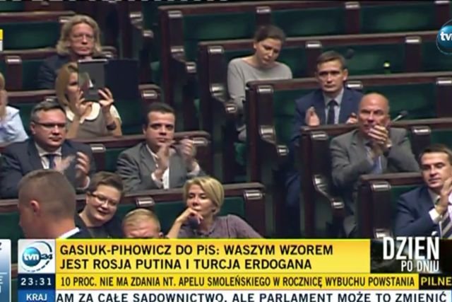 Kolejne nocne obrady na temat TK upłynęły w nieprzyjemnej atmosferze.