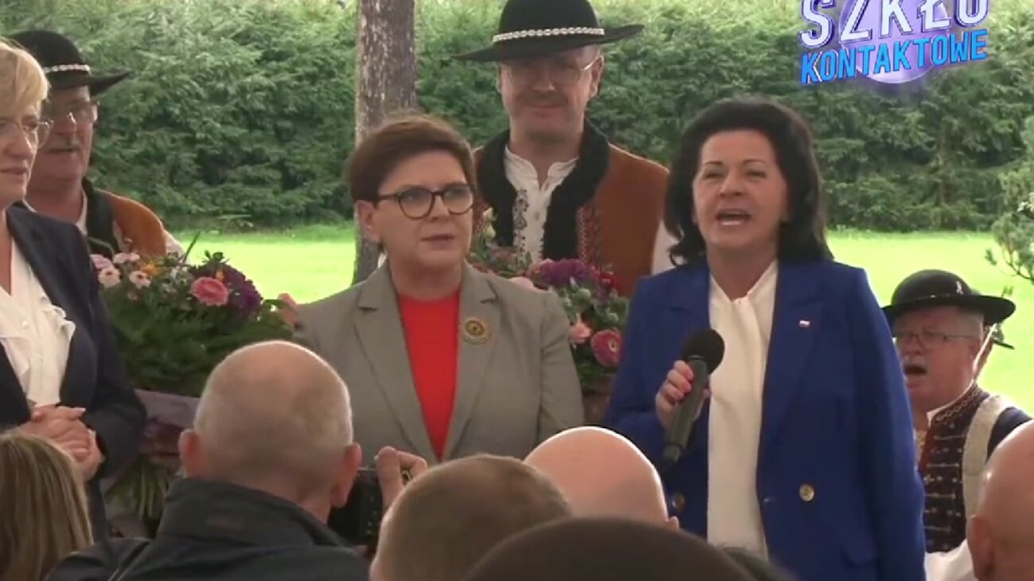 Beata Szydło i Anna Paluch śpiewały na spotkaniu z wyborcami w Poroninie