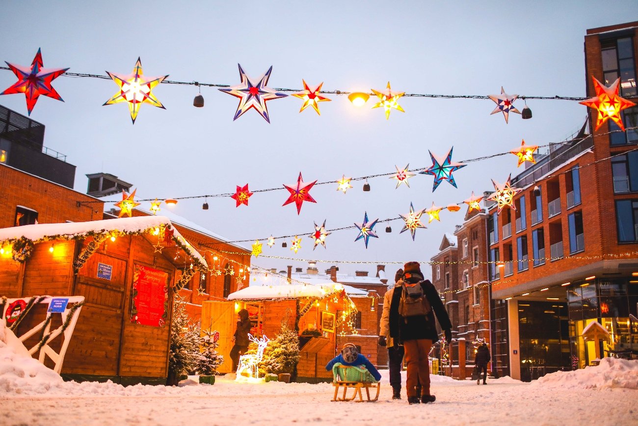 Centrum Praskie Koneser przyciąga świąteczną atmosferą, atrakcjami i świetnymi restauracjami.