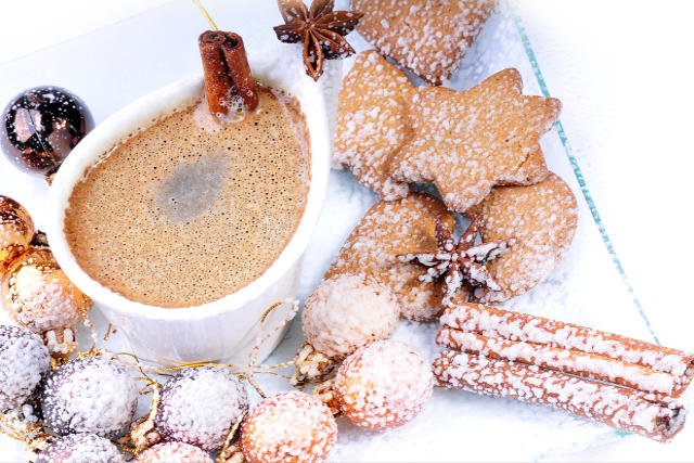 W zimowych edycjach pojawiają się smaki kawy z dodatkiem rozgrzewających przypraw.