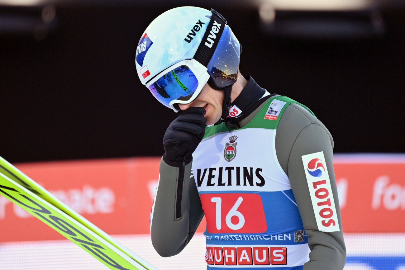 Kamil Stoch przepadł w poniedziałkowych kwalifikacjach do konkursu Turnieju Czterech Skoczni w Innsbrucku.