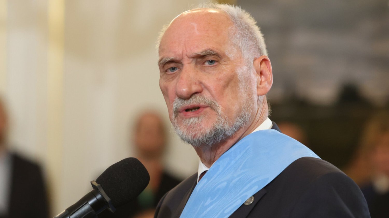 Macierewicz pozwie TVN za reportaż o jego podkomisji? "Kłamie i oszukuje".