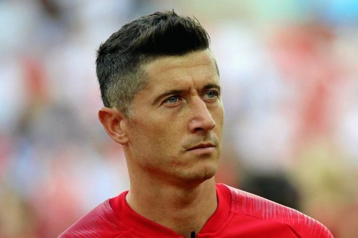 Robert Lewandowski nie zagra co najmniej przez miesiąc. Doznał kontuzji.