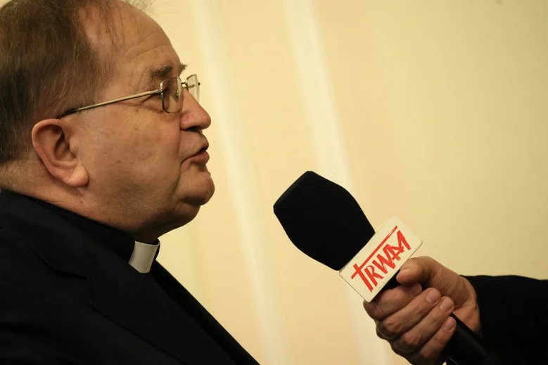 Ojciec Tadeusz Rydzyk dopatrzył się w TVP nieporządanych treści.