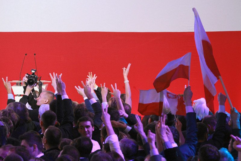 Według najnowszego sondażu najbliższe wybory parlamentarne znów wygra PIS, na które zagłosuje 37,8 proc Polaków.