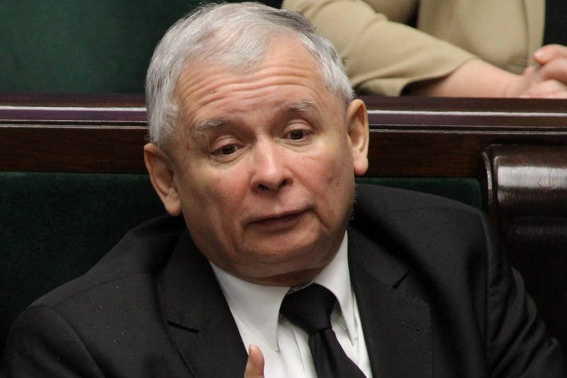 Jarosław Kaczyński nie zgadza się na "jedynki" na listach wyborczych dla protegowanych Rydzyka. Bo są nielojalni wobec PiS–u.