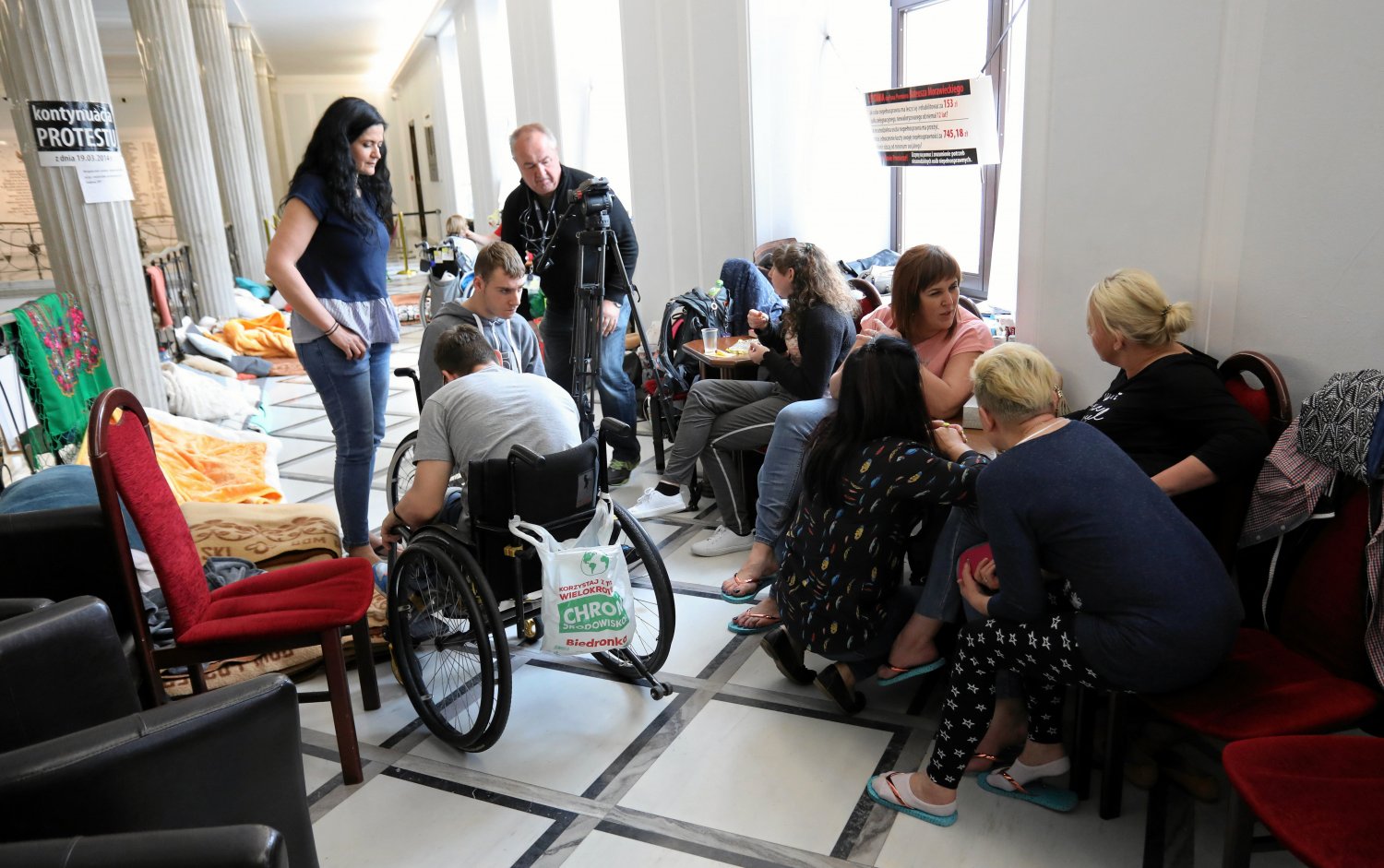 Rodzice i niepełnosprawne dzieci już 9 dni protestują w Sejmie