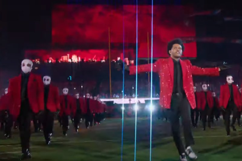 The Weeknd dał niesamowite show podczas występu na Super Bowl 2021.