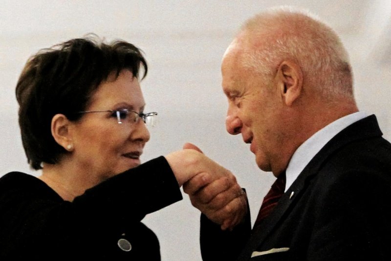 Najwyższy czas, by w Platformie Obywatelskiej zrozumiano, że pewne najbardziej znane twarze tej partii tylko jej szkodzą.