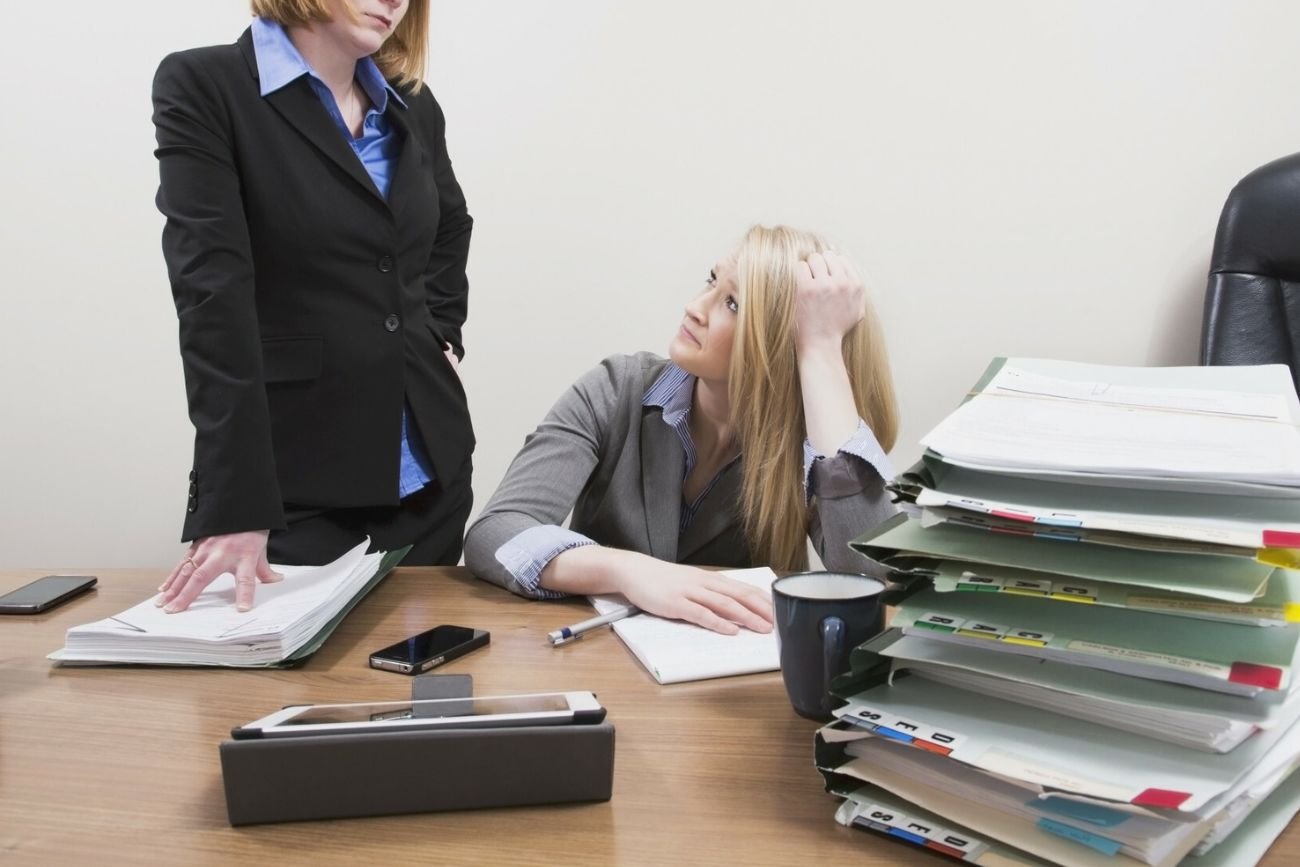 Adultyzm – dyskryminacja ze względu na młody wiek.