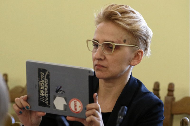 Wpadka Joanny Scheuring-Wielgus w Polsat News. Posłance Nowoczesnej "zlepiły się" dwa różne związki frazeologiczne i... wyszło komicznie.