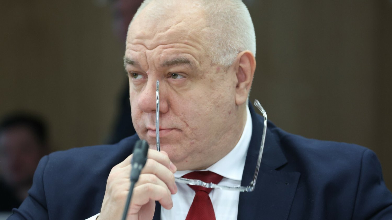 Sasin przed komisją śledczą. Cięta odpowiedź Jońskiego na jego słowa.