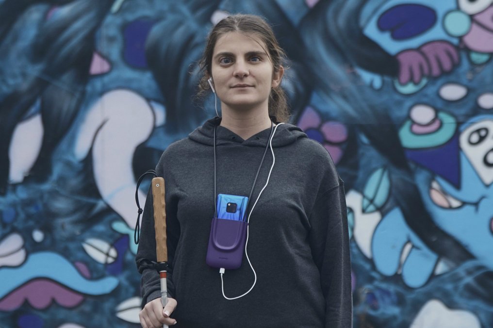 Ten smartfon pozwala lepiej przyjrzeć się ludziom