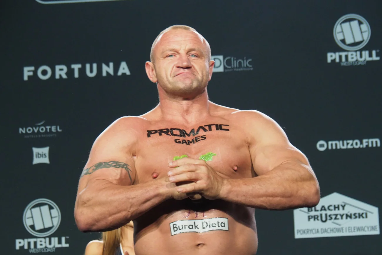 Mariusz Pudzianowski przemówił do swoich kibiców oraz krytyków za pośrednictwem mediów społecznościowych. Mariusz Pudzianowski przemówił do swoich kibiców oraz krytyków za pośrednictwem mediów społecznościowych.