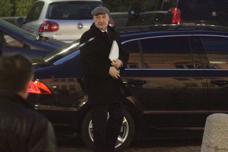 Ludzie Macierewicza w nocy weszli do Centrum Kontrwywiadu NATO