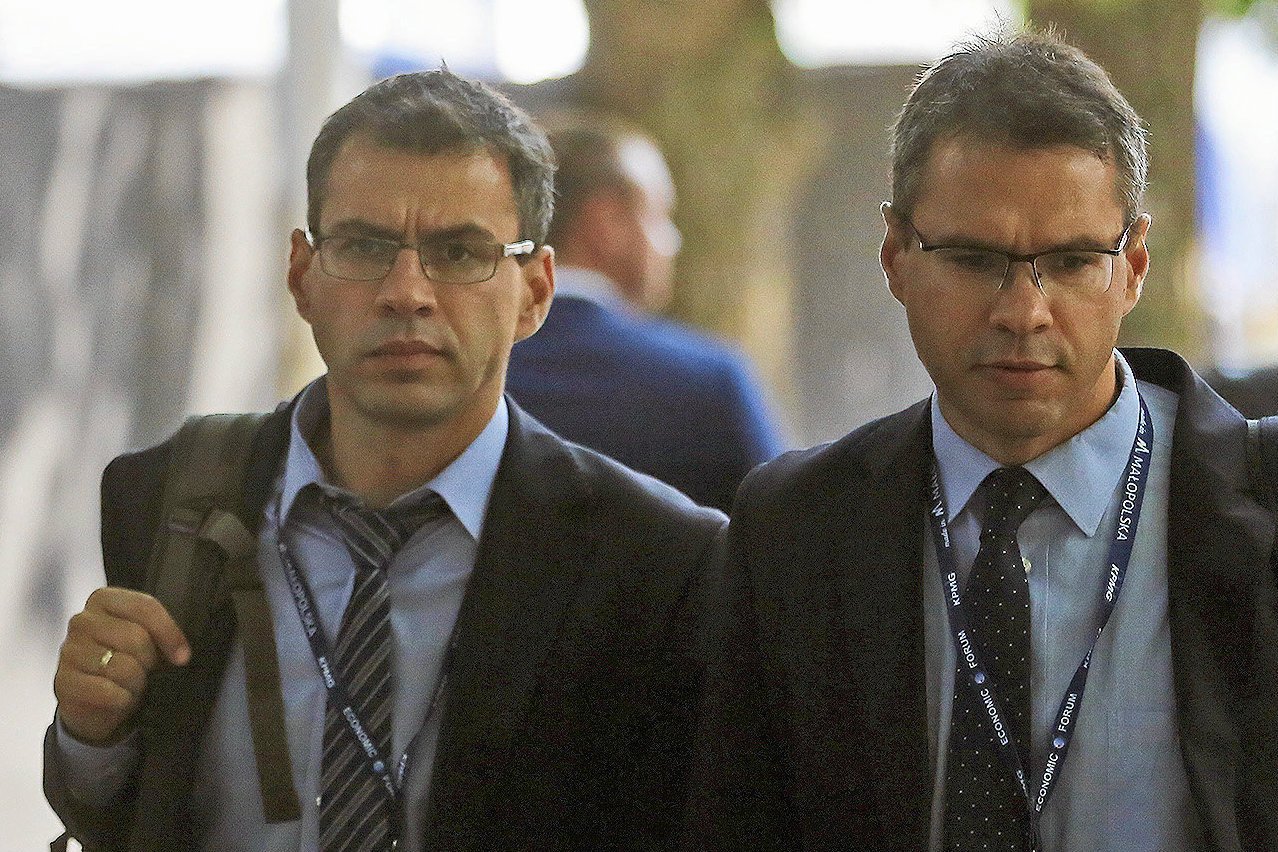 Michał i Jacek Karnowski to bliscy PiS dziennikarze, kojarzeni z tygodnikiem Sieci i portalem wPolityce.pl. Fratria, która wydaje te media, jest według informacji Wirtualnych Mediów coraz bliżej przejęcia Radia Zet.