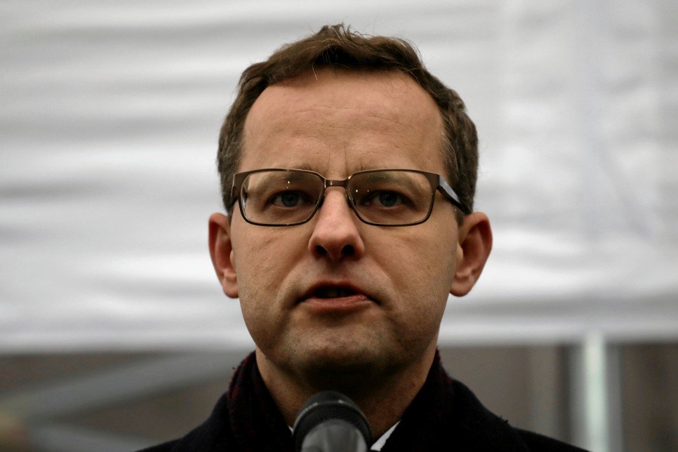 Wiceminister sprawiedliwości Marcin Romanowski nazwał konwencję stambulską przeciwdziałającą przemocy wobec kobiet "genderowskim bełkotem". Zastępca Zbigniewa Ziobry określił "genderowskim bełkotem" konwencję stambulską przeciwdziałającą przemocy wobec kobiet