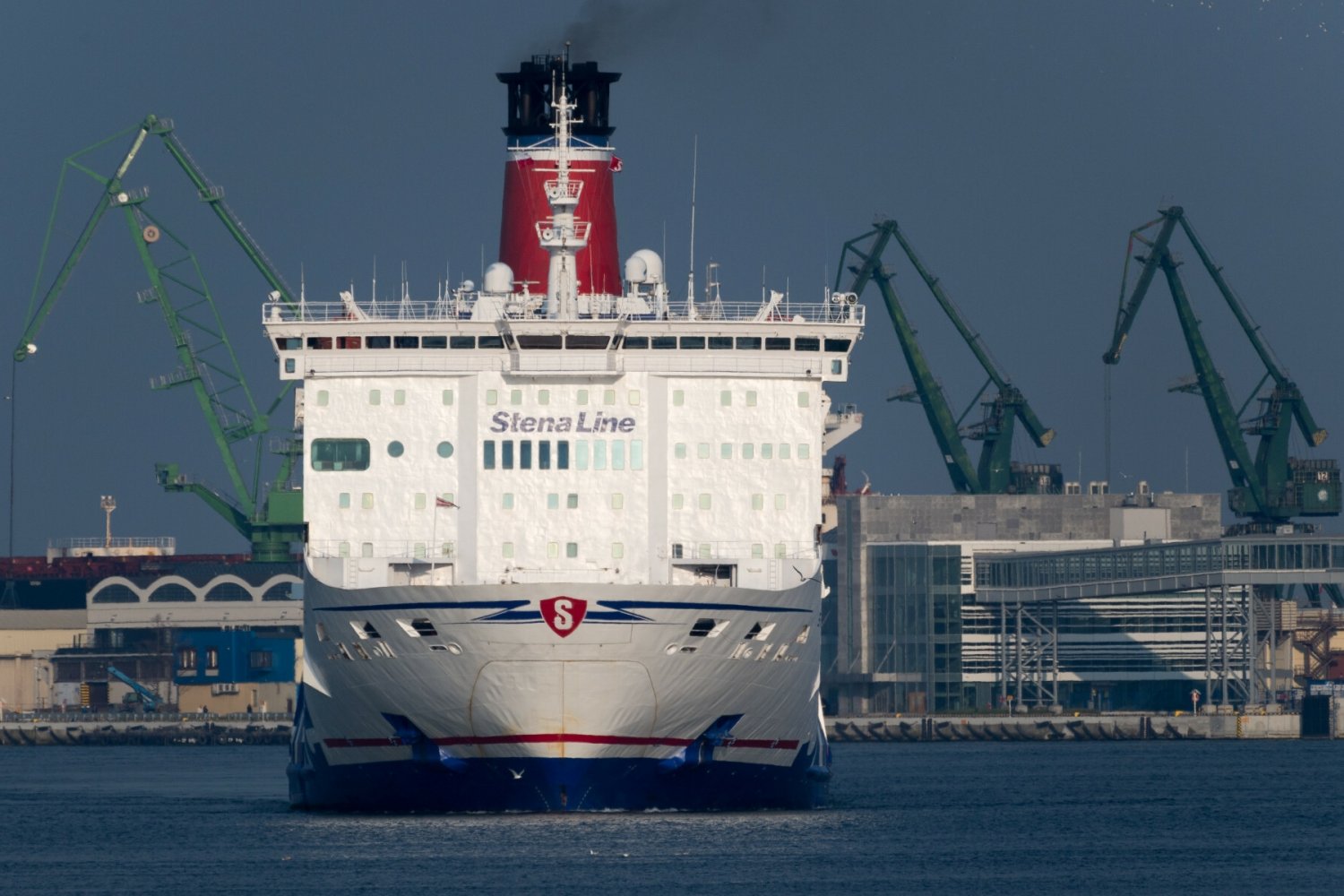 Z promu do Szwecji wypadł za burtę człowiek.