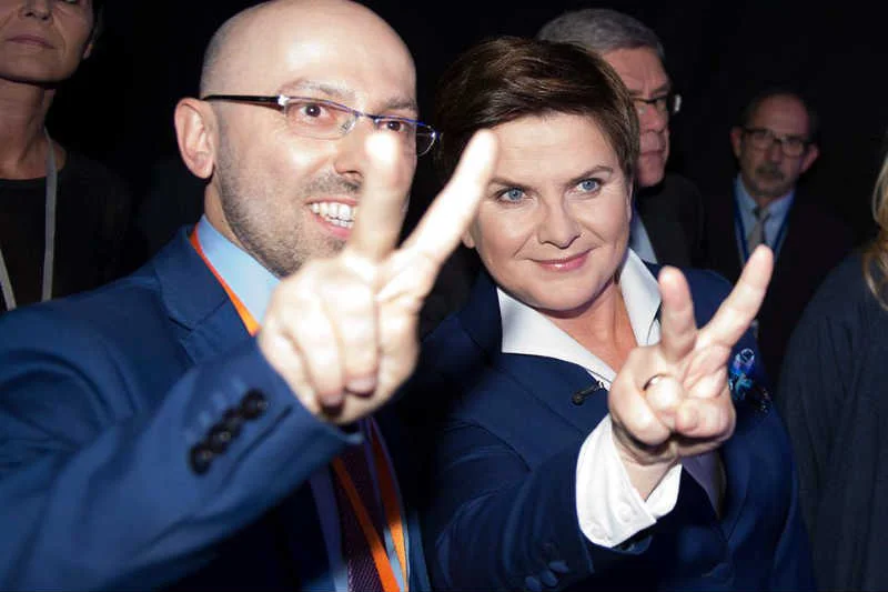 Krzysztof Łapiński, zastępca rzecznika PiS stał się jednym z najbliższych współpracowników Beaty Szydło.