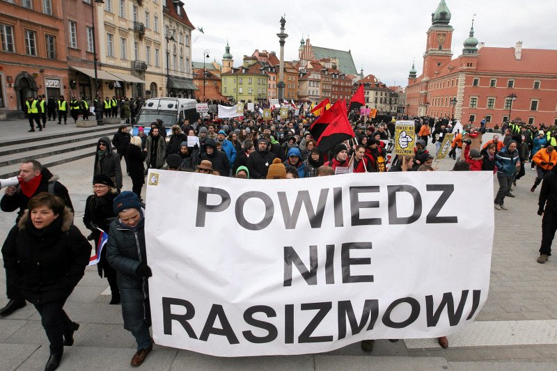 Marsz antydyskryminacyjny "Powiedz NIE rasizmowi" w marcu 2016 roku w Warszawie