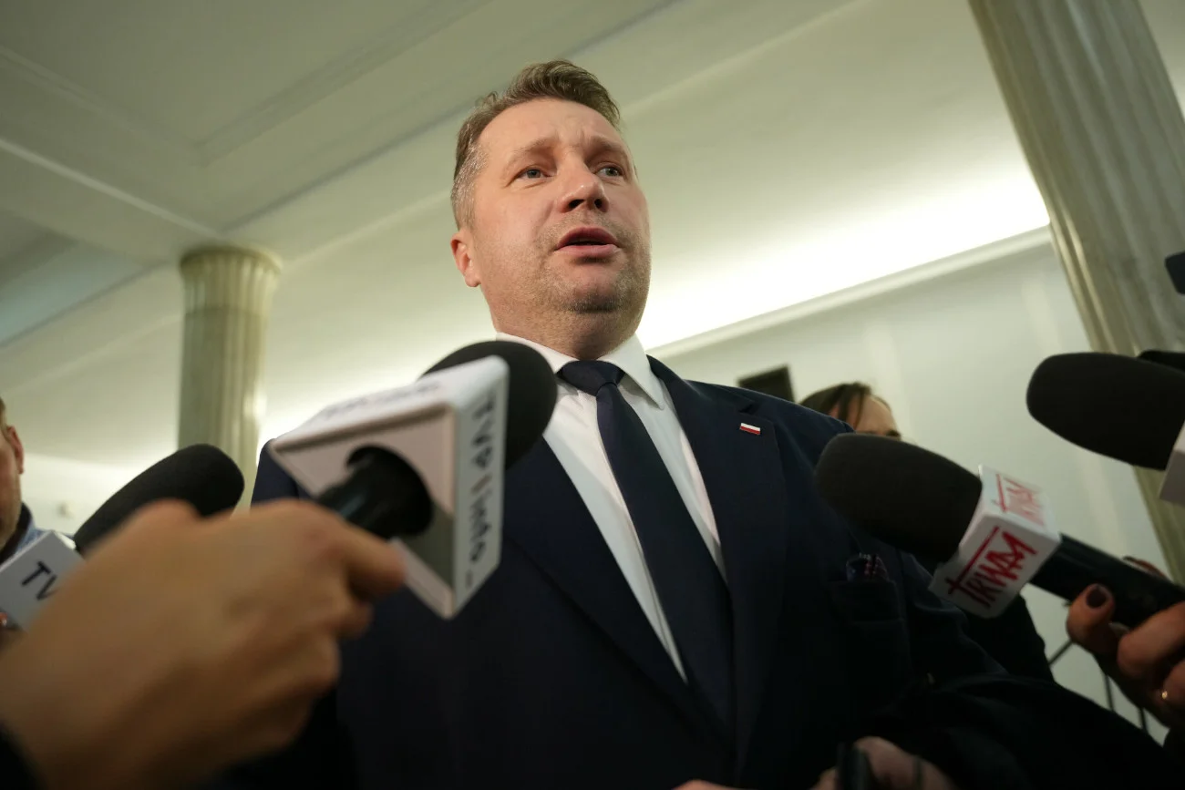 Czarnek brylował w Collegium Humanum, a teraz z niego znika. A przynajmniej w internecie Przemysław Czarnek w Sejmie