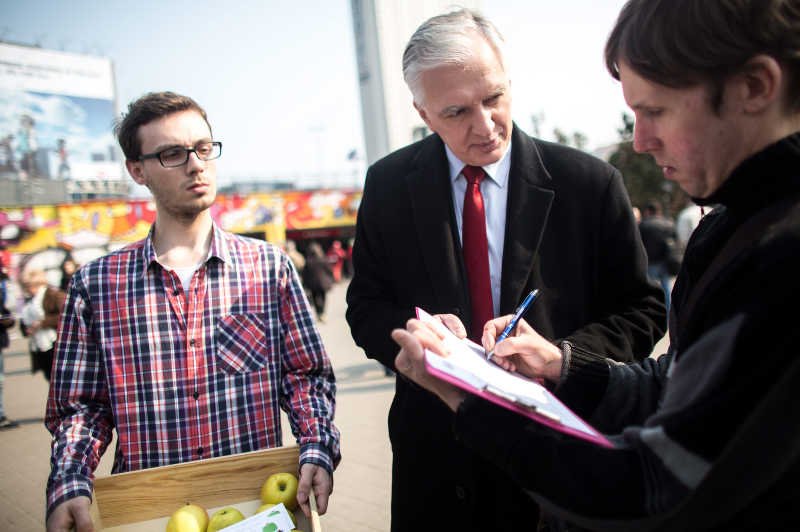 Jarosław Gowin nie boi się kroków prawnych ze strony zagranicznych koncernów.