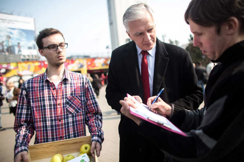 Jarosław Gowin nie boi się kroków prawnych ze strony zagranicznych koncernów.