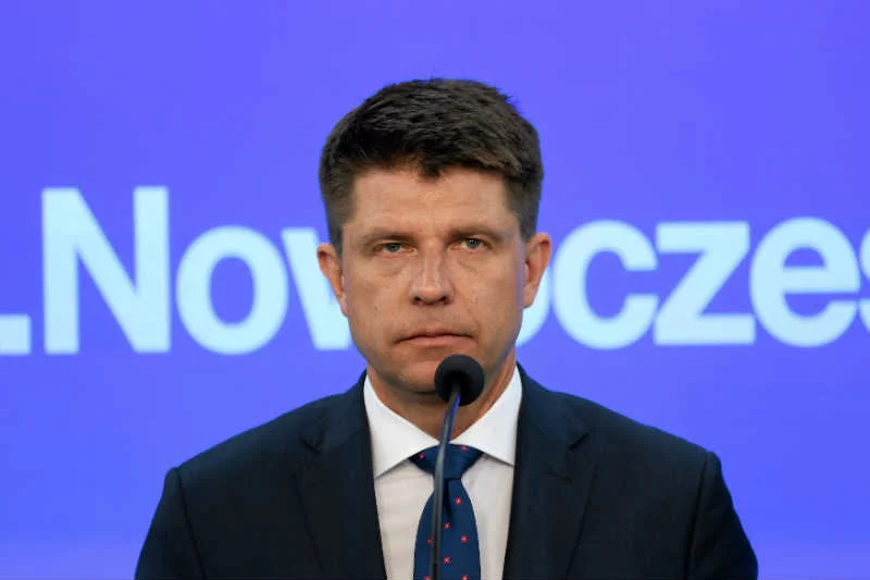 Co musi zrobić Nowoczesna, by pokonać PiS? Być jak PiS.