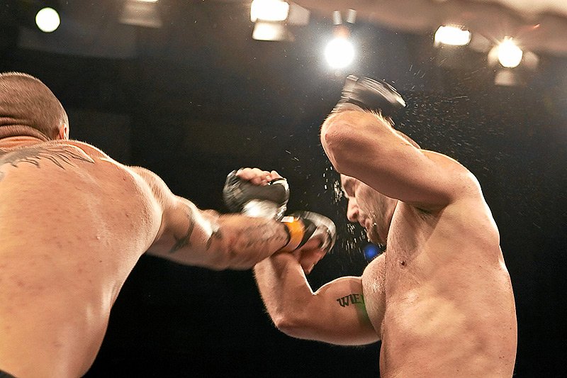 Wczorajsza gala KSW 20 oglądana na żywo nie mogła zawieść kibiców MMA. Jan Błachowicz, Marcin Różalski, Karol Bedorf i Mariusz Pudzianowski stworzyli święto sportów walki