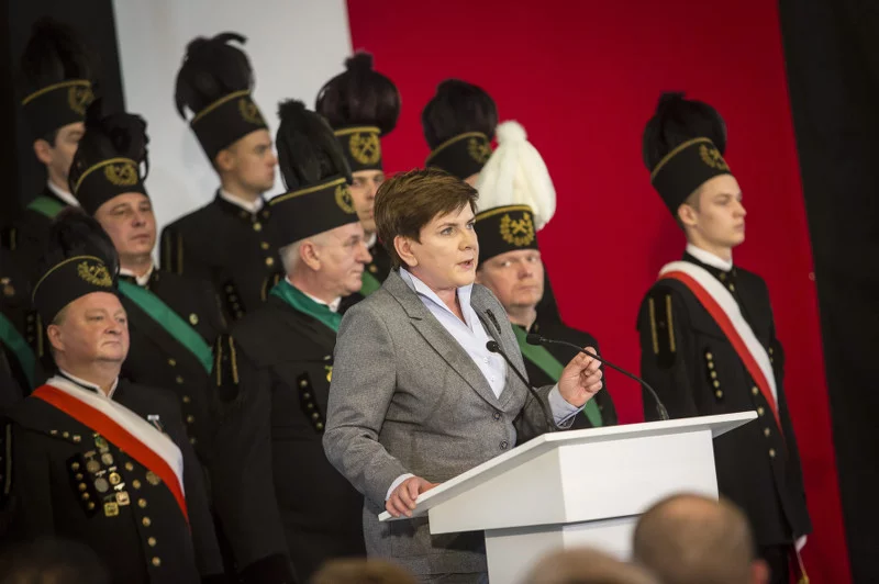 Premier Szydło chce ratować kopalnie. Wykupienie zwałów węgla to kolejny pomysł w tej sprawie.