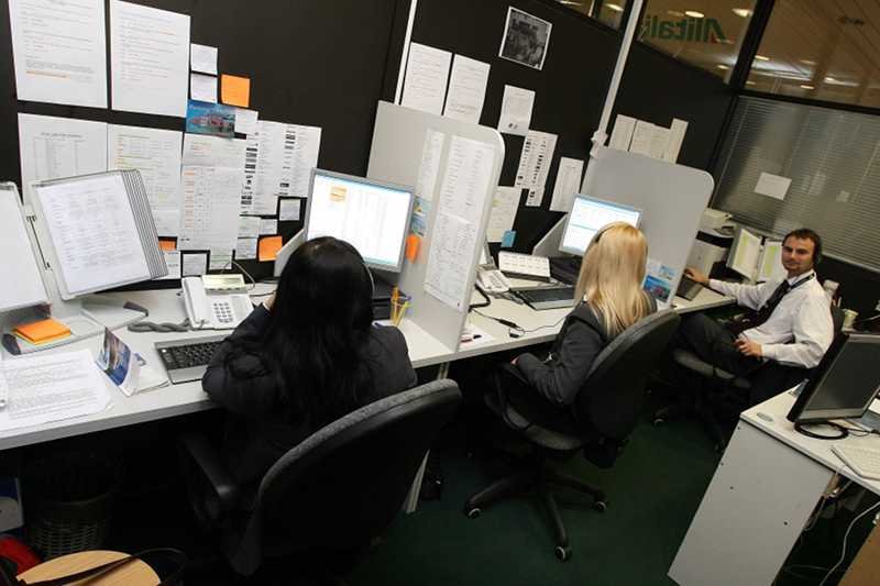 Studenci zaludniają call center. Są tam poszukiwanymi pracownikami