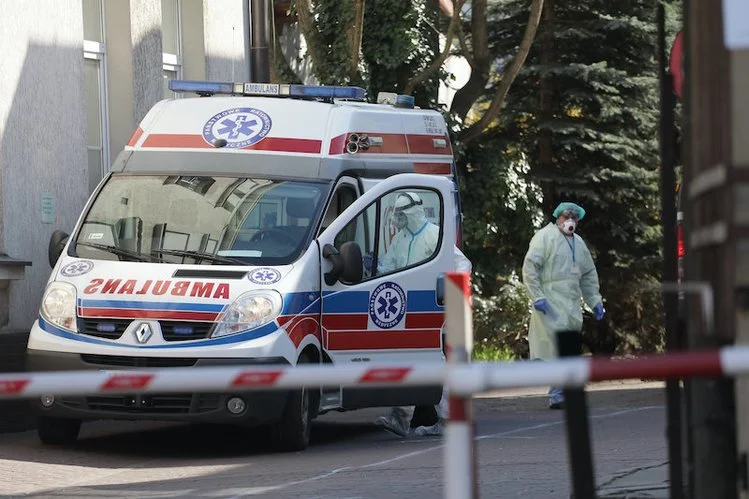 Końca epidemii covid-19 w Polsce nie widać.