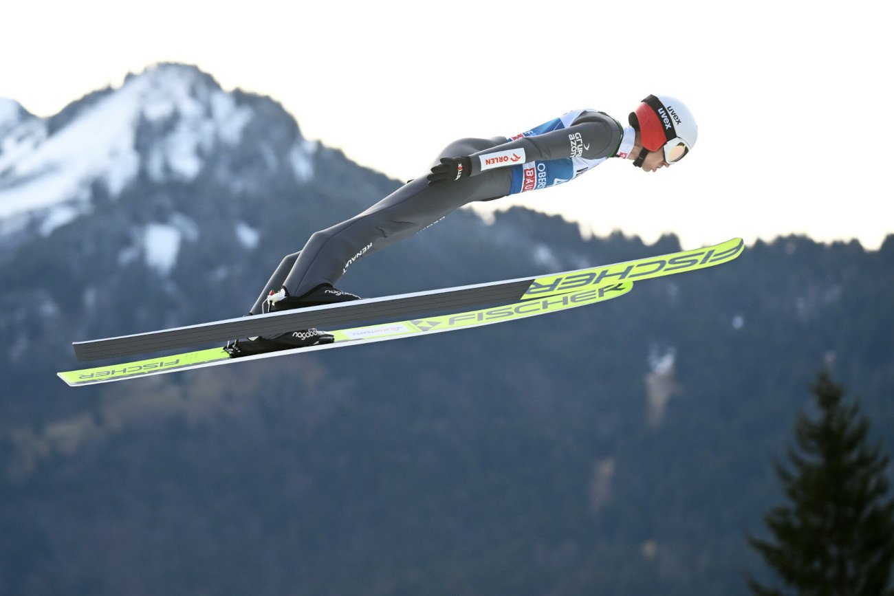 Kamil Stoch w środowych seriach próbnych oraz kwalifikacjach pokazał się z bardzo dobrej strony.