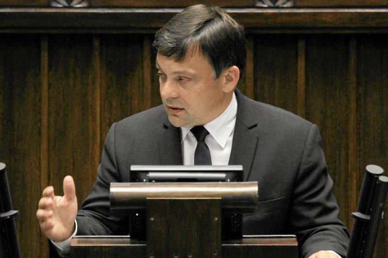 Poseł PiS w swoich wierszach pisze o "rządzącym agencie niemieckim" i "rezydencie w ruskiej budzie"