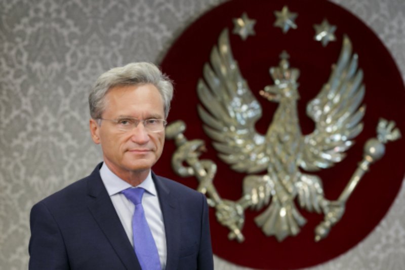 Rektor WUM prof. Zbigniew Gaciong reaguje na apel o rezygnację po szczepieniach celebrytów poza kolejnością. Rektor WUM prof. Zbigniew Gaciong reaguje na apel o rezygnację po szczepieniach poza kolejnością.