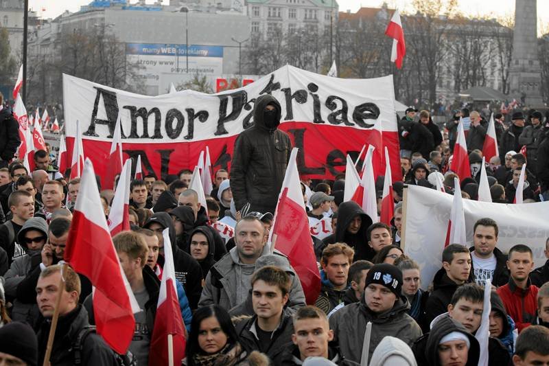 Byli gromowcy przeszkolą uformowaną Straż Marszu