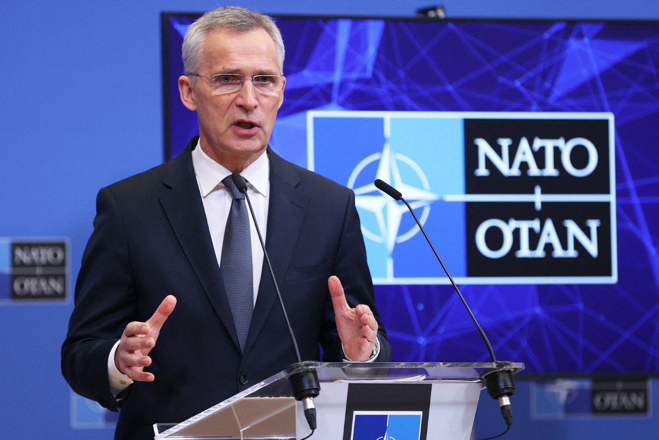 NATO pracuje nad planami stałej obecności wojskowej na swojej granicy w celu zwalczania przyszłej rosyjskiej agresji - donosi The Telegraph.