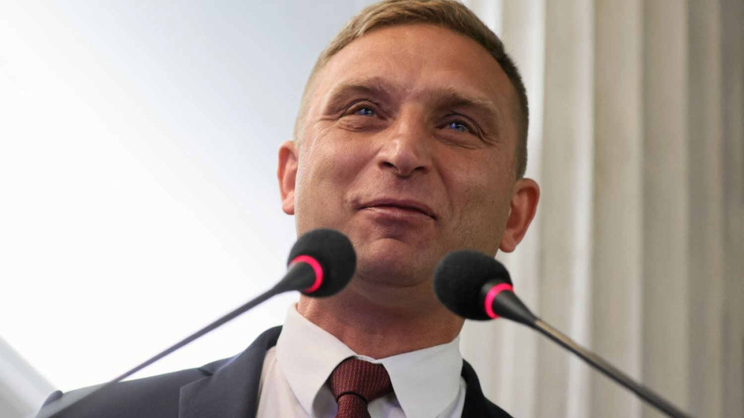 Robert Bąkiewicz miał usłyszeć zarzuty. Nagły zwrot w sprawie Miał usłyszeć zarzuty. Niespodziewany zwrot w sprawie Bąkiewicza