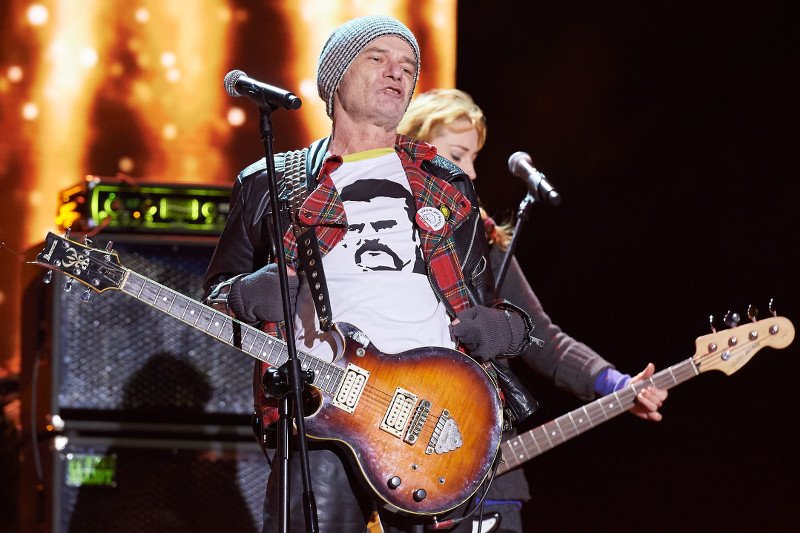 "Widziały gały co brały". Robert Brylewski mówi nam o geście z koszulką z Wałęsą na koncercie transmitowanym przez TVP.