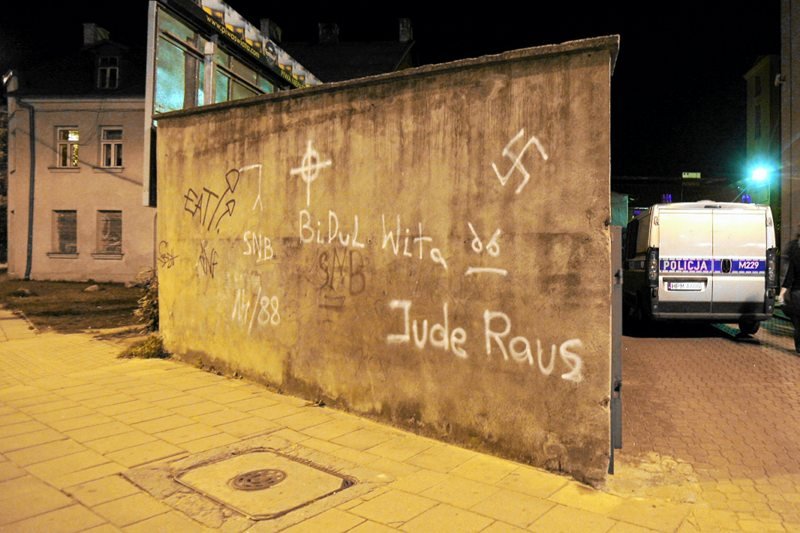 "Swastyka symbolem szczęścia", a prokurator podał się do dymisji (zdjęcie z 2011 rok)