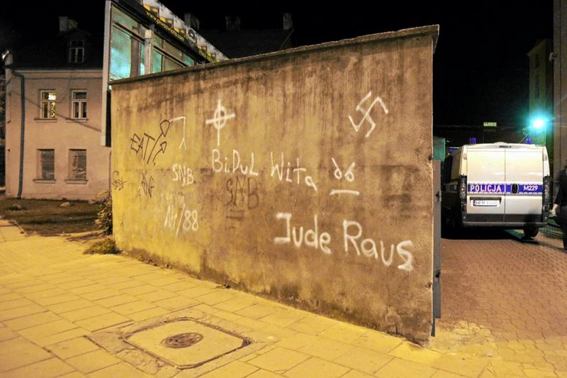"Swastyka symbolem szczęścia", a prokurator podał się do dymisji (zdjęcie z 2011 rok)