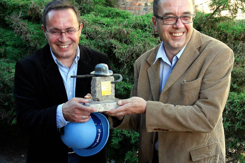 "Miałem z nim różne etapy znajomości". Tomasz Sianecki w szczerych wspomnieniach o Grzegorzu Miecugowie. Na zdjęciu – prowadzący "Szkło kontaktowe" na Festiwalu Dobrego Humoru w Gdańsku.