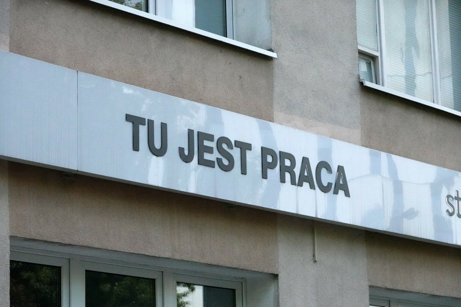 Widełki z pensją mają być w każdym ogłoszeniu o pracę. Im to się nie podoba