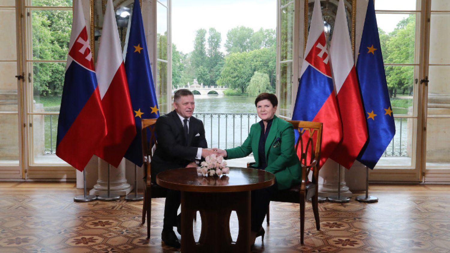 Robert Fico chce współpracować z Polską w ramach Grupy wyszehradzkiej, ale przyszłość Słowacji widzi w integracji z UE.
