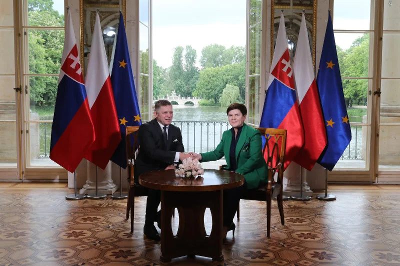 Robert Fico chce współpracować z Polską w ramach Grupy wyszehradzkiej, ale przyszłość Słowacji widzi w integracji z UE.