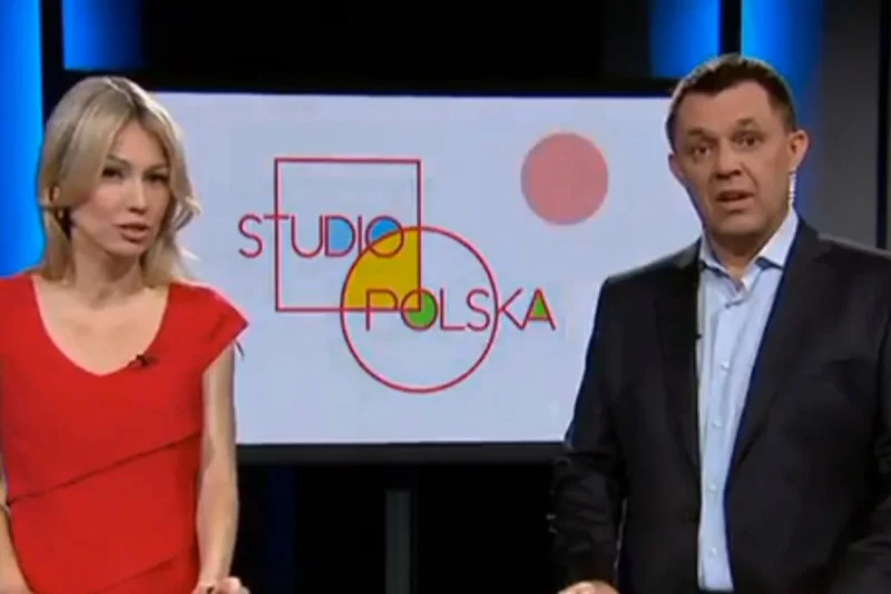 Magdalena Ogórek razem z Jackiem Łęskim prowadzi program "Studio Polska" w TVP Info.