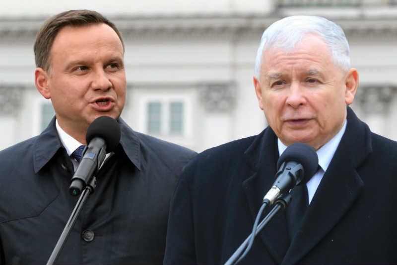 Jarosław Kaczyński pokazał Andrzejowi Dudzie miejsce w szeregu.